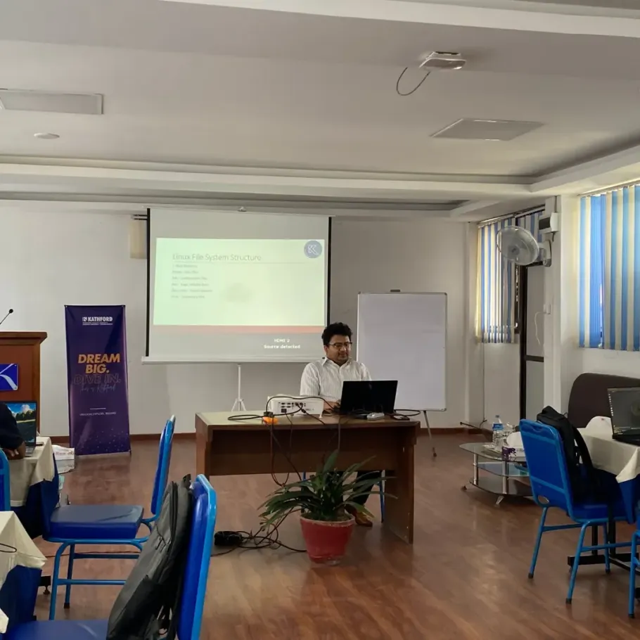 Mr. Paras Parajuli guiding students through Linux and virtualization concepts